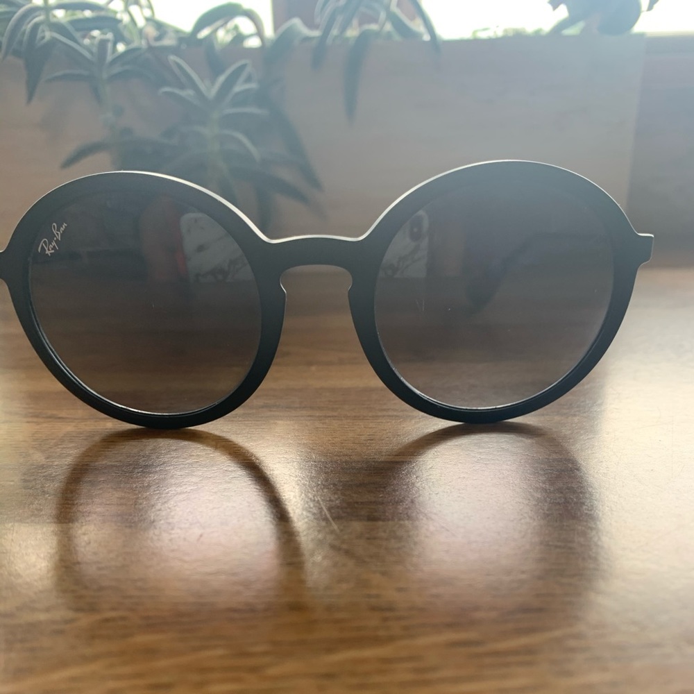 Ray-Ban RB4222